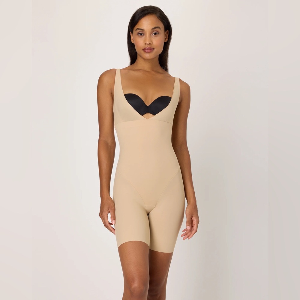 Flexees Nude Legs Tummy Shapewear Size Medium